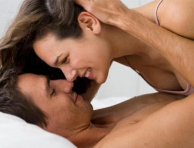 Μελέτη αποκαλύπτει πως αν θες να πάρεις προαγωγή πρέπει να κάνεις περισσότερο έρωτα